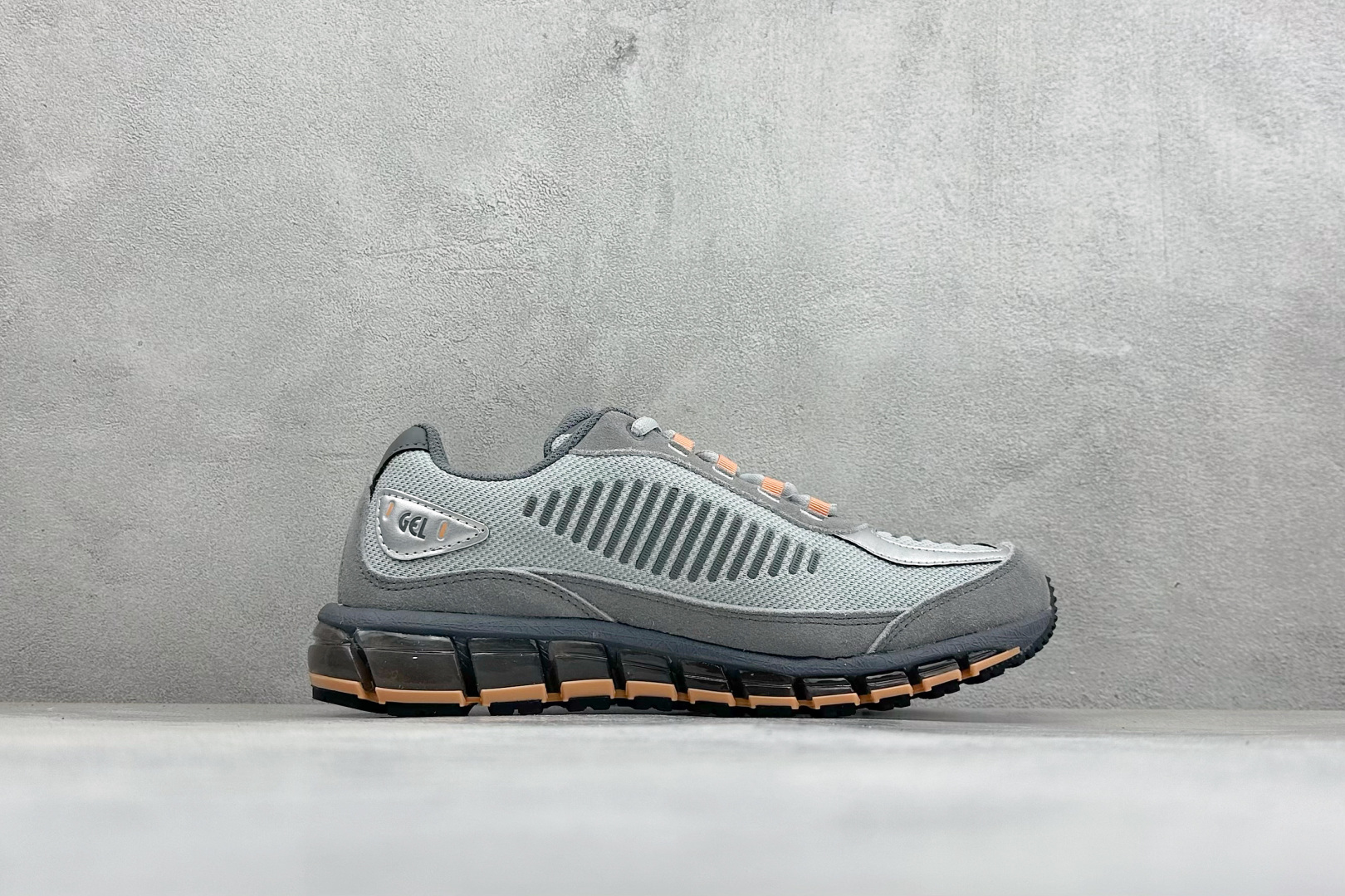 Asics Gel-Quantum 360 I AMP亚瑟士复古透气缓震耐磨跑步鞋 #鞋面采用无缝线鞋面，贴合脚型，穿着