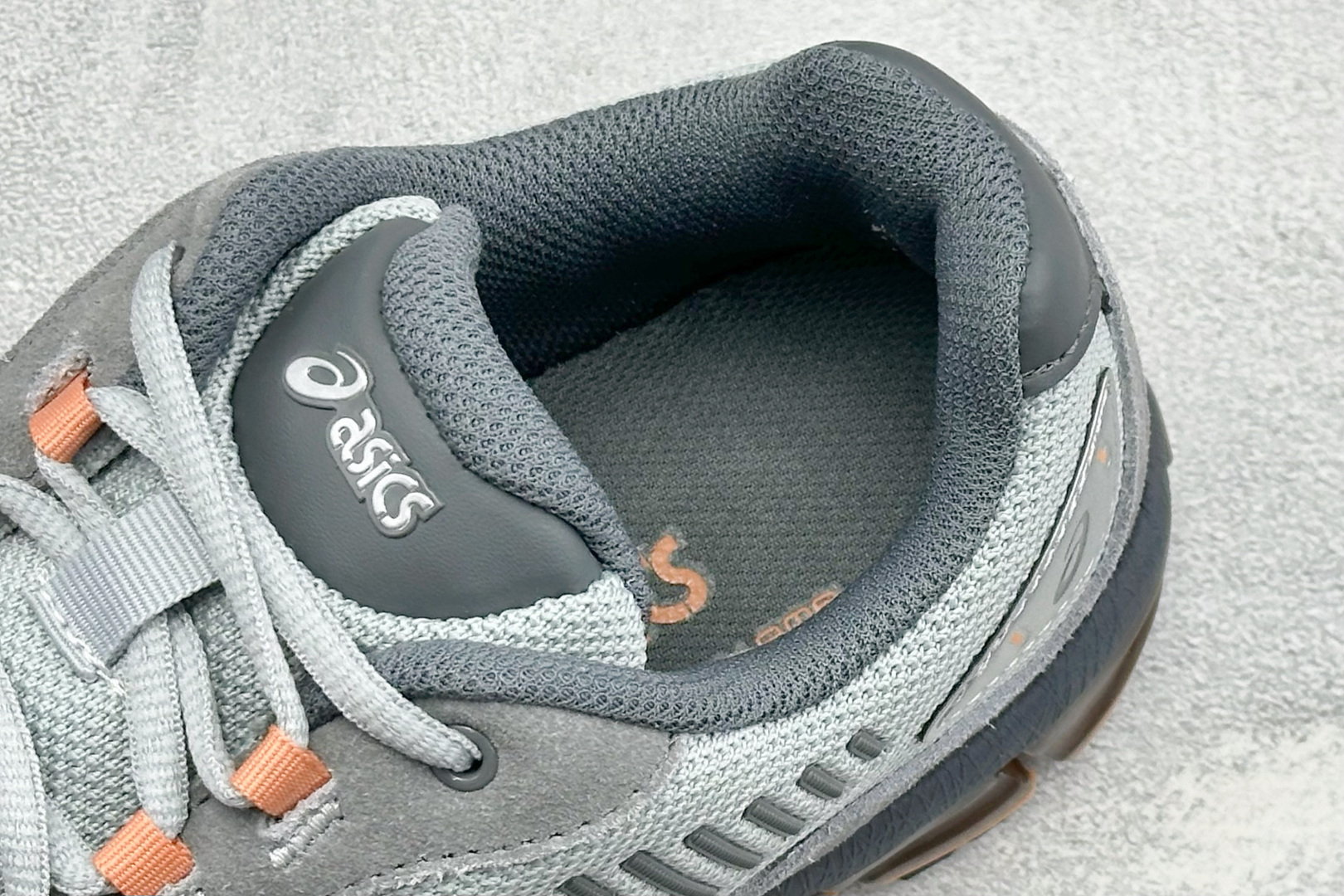 Asics Gel-Quantum 360 I AMP亚瑟士复古透气缓震耐磨跑步鞋 #鞋面采用无缝线鞋面，贴合脚型，穿着