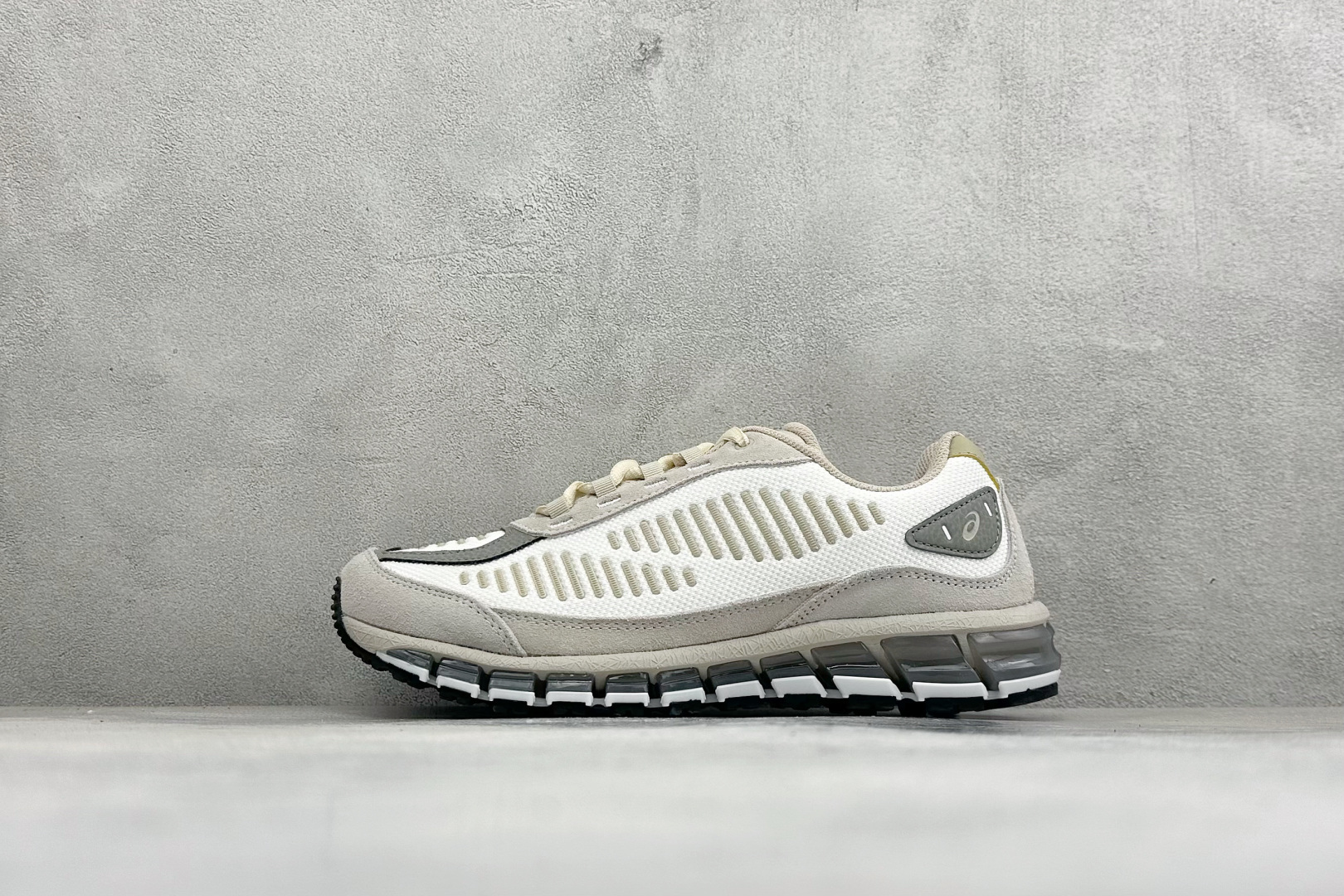 Asics Gel-Quantum 360 I AMP亚瑟士复古透气缓震耐磨跑步鞋 #鞋面采用无缝线鞋面,贴合脚型,穿着 Asics Gel-Quantum 360 I AMP亚瑟士复古透气缓震耐磨跑步鞋 #鞋面采用无缝线鞋面,贴合脚型,穿着