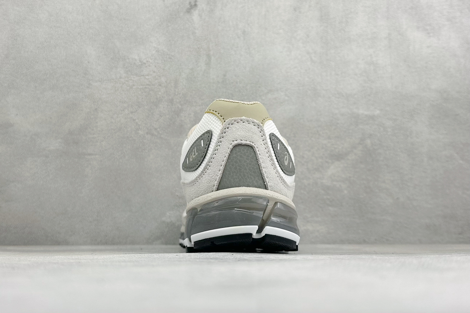 Asics Gel-Quantum 360 I AMP亚瑟士复古透气缓震耐磨跑步鞋 #鞋面采用无缝线鞋面,贴合脚型,穿着 Asics Gel-Quantum 360 I AMP亚瑟士复古透气缓震耐磨跑步鞋 #鞋面采用无缝线鞋面,贴合脚型,穿着