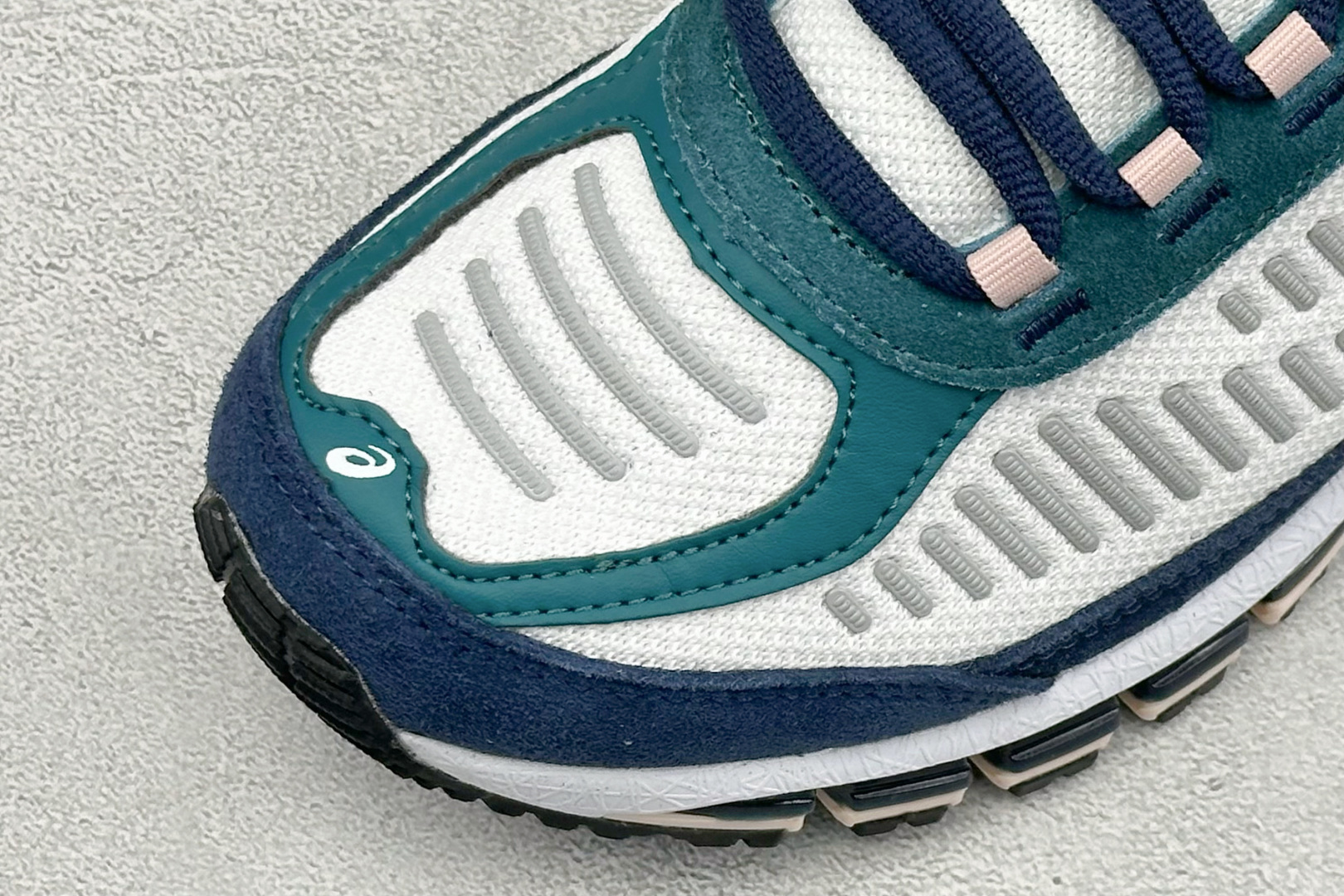 Asics Gel-Quantum 360 I AMP亚瑟士复古透气缓震耐磨跑步鞋 #鞋面采用无缝线鞋面,贴合脚型,穿着 Asics Gel-Quantum 360 I AMP亚瑟士复古透气缓震耐磨跑步鞋 #鞋面采用无缝线鞋面,贴合脚型,穿着