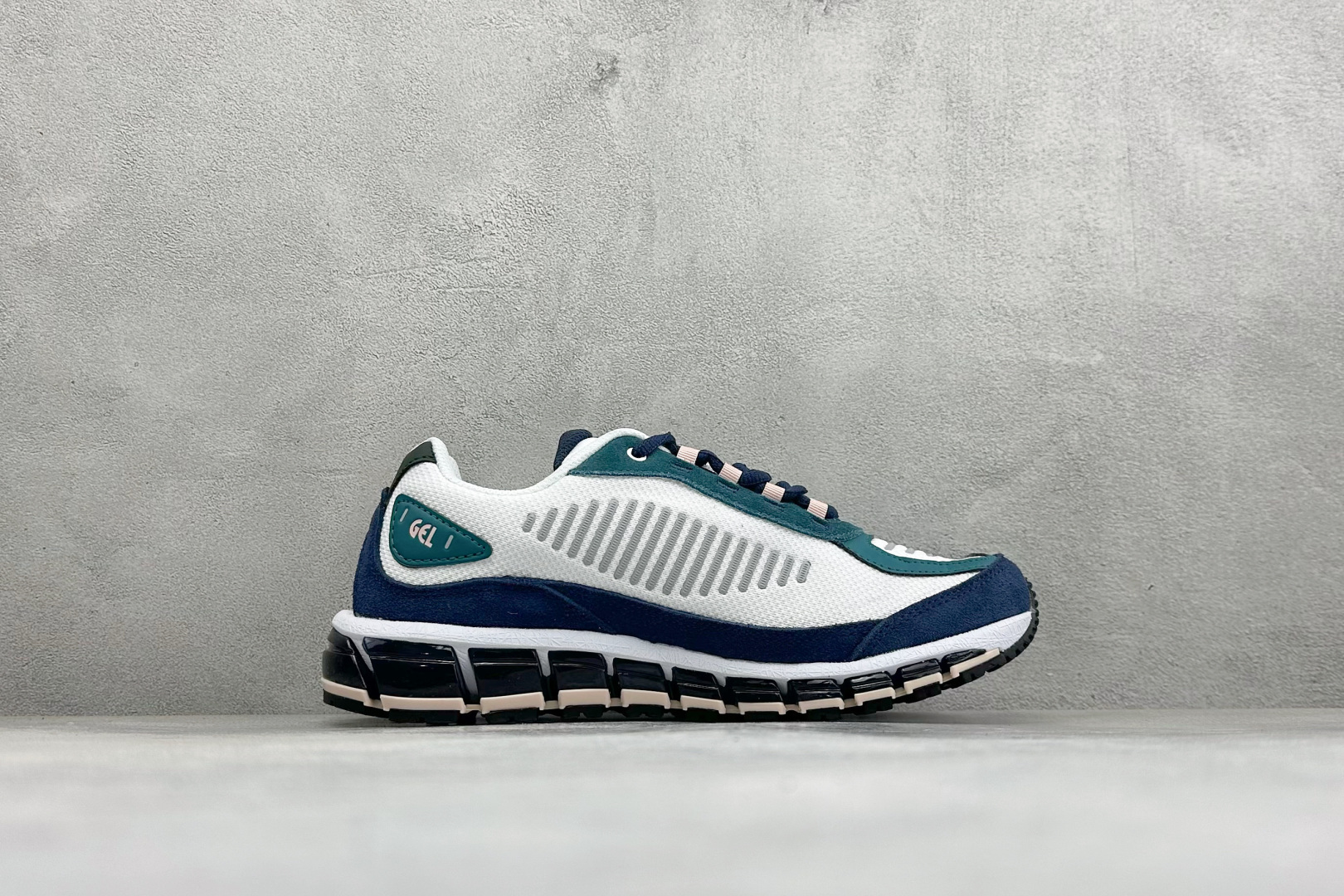 Asics Gel-Quantum 360 I AMP亚瑟士复古透气缓震耐磨跑步鞋 #鞋面采用无缝线鞋面,贴合脚型,穿着 Asics Gel-Quantum 360 I AMP亚瑟士复古透气缓震耐磨跑步鞋 #鞋面采用无缝线鞋面,贴合脚型,穿着