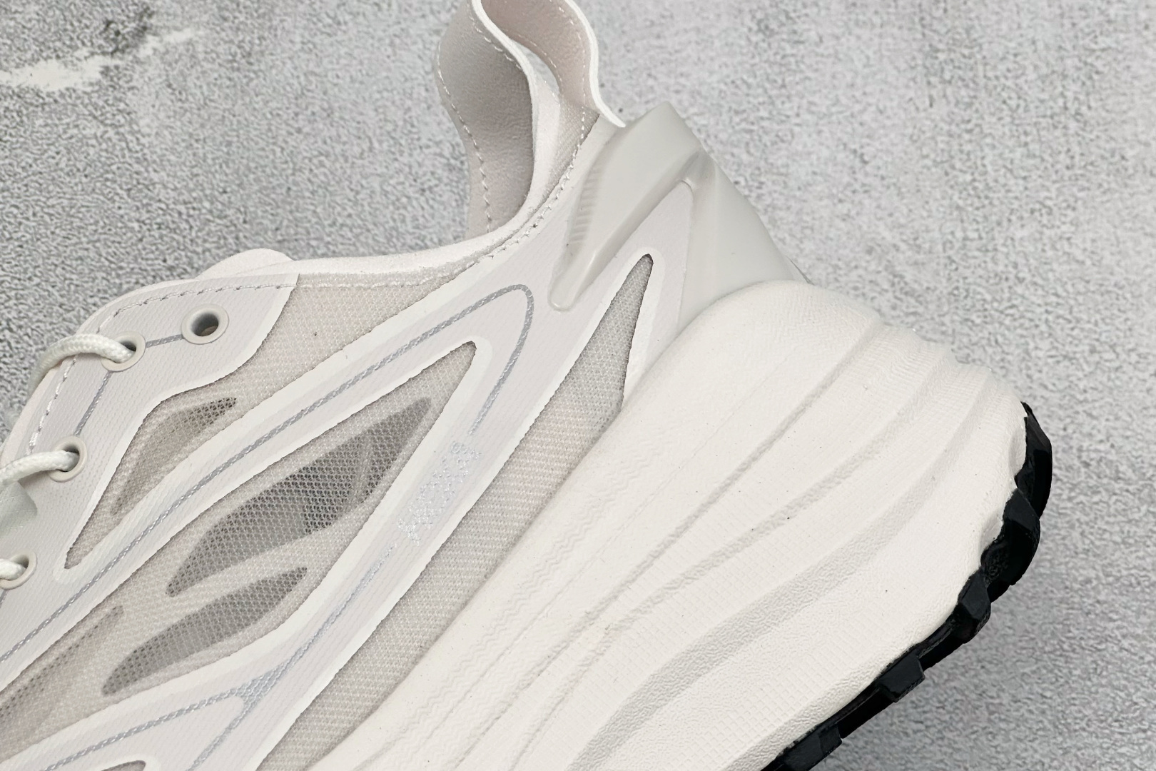 Hoka One One Stinson 7 舒适防滑 轻便减震 低帮专业越野跑步鞋 新型缓震材料 使你的身体对鞋子的缓 Hoka One One Stinson 7 舒适防滑 轻便减震 低帮专业越野跑步鞋 新型缓震材料 使你的身体对鞋子的缓