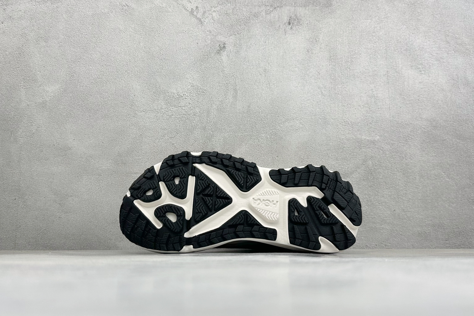 Hoka One One Stinson 7 舒适防滑 轻便减震 低帮专业越野跑步鞋 新型缓震材料 使你的身体对鞋子的缓 Hoka One One Stinson 7 舒适防滑 轻便减震 低帮专业越野跑步鞋 新型缓震材料 使你的身体对鞋子的缓