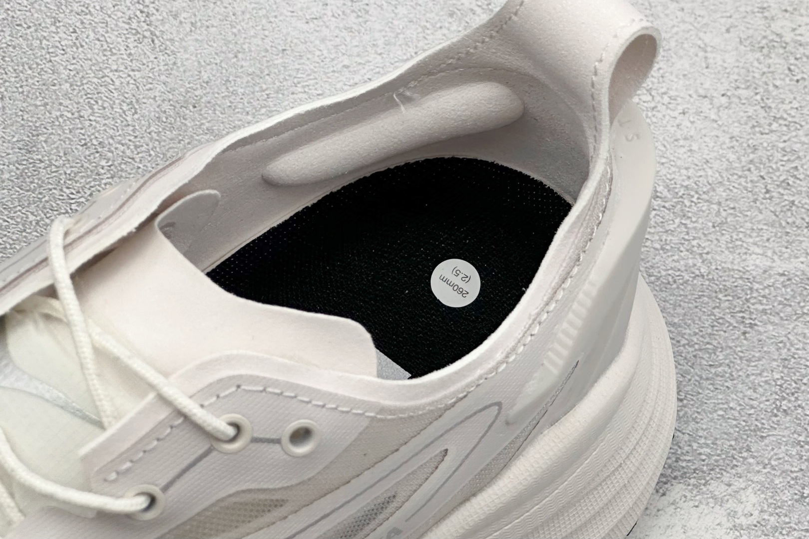 Hoka One One Stinson 7 舒适防滑 轻便减震 低帮专业越野跑步鞋 新型缓震材料 使你的身体对鞋子的缓 Hoka One One Stinson 7 舒适防滑 轻便减震 低帮专业越野跑步鞋 新型缓震材料 使你的身体对鞋子的缓