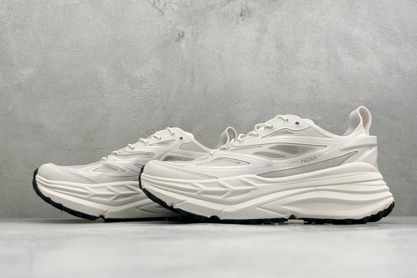 Hoka One One Stinson 7 舒适防滑 轻便减震 低帮专业越野跑步鞋 新型缓震材料 使你的身体对鞋子的缓 Hoka One One Stinson 7 舒适防滑 轻便减震 低帮专业越野跑步鞋 新型缓震材料 使你的身体对鞋子的缓