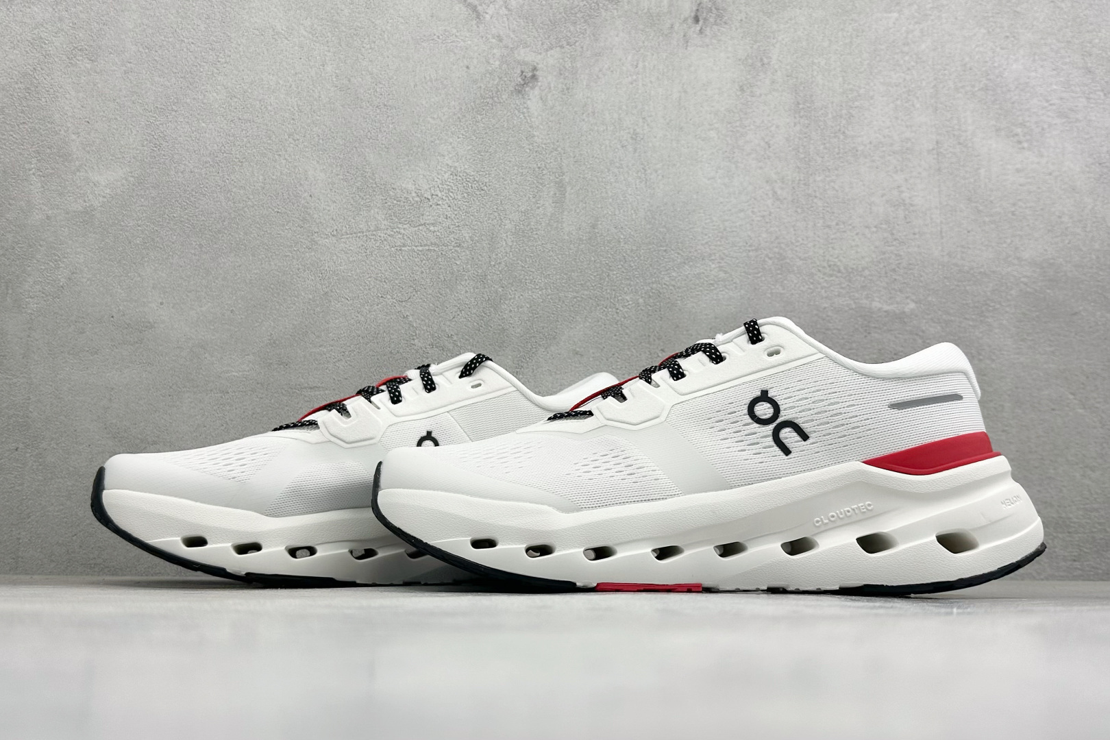 RS版On Cloudrunner 3 昂跑 户外街头机能风新兴品牌轻便低帮跑步鞋 首发实拍鞋款以网球为灵感的运动休闲鞋