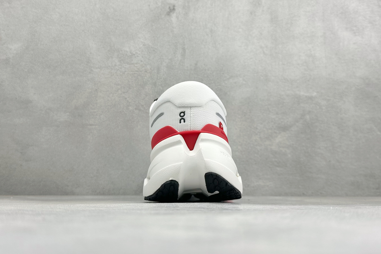RS版On Cloudrunner 3 昂跑 户外街头机能风新兴品牌轻便低帮跑步鞋 首发实拍鞋款以网球为灵感的运动休闲鞋