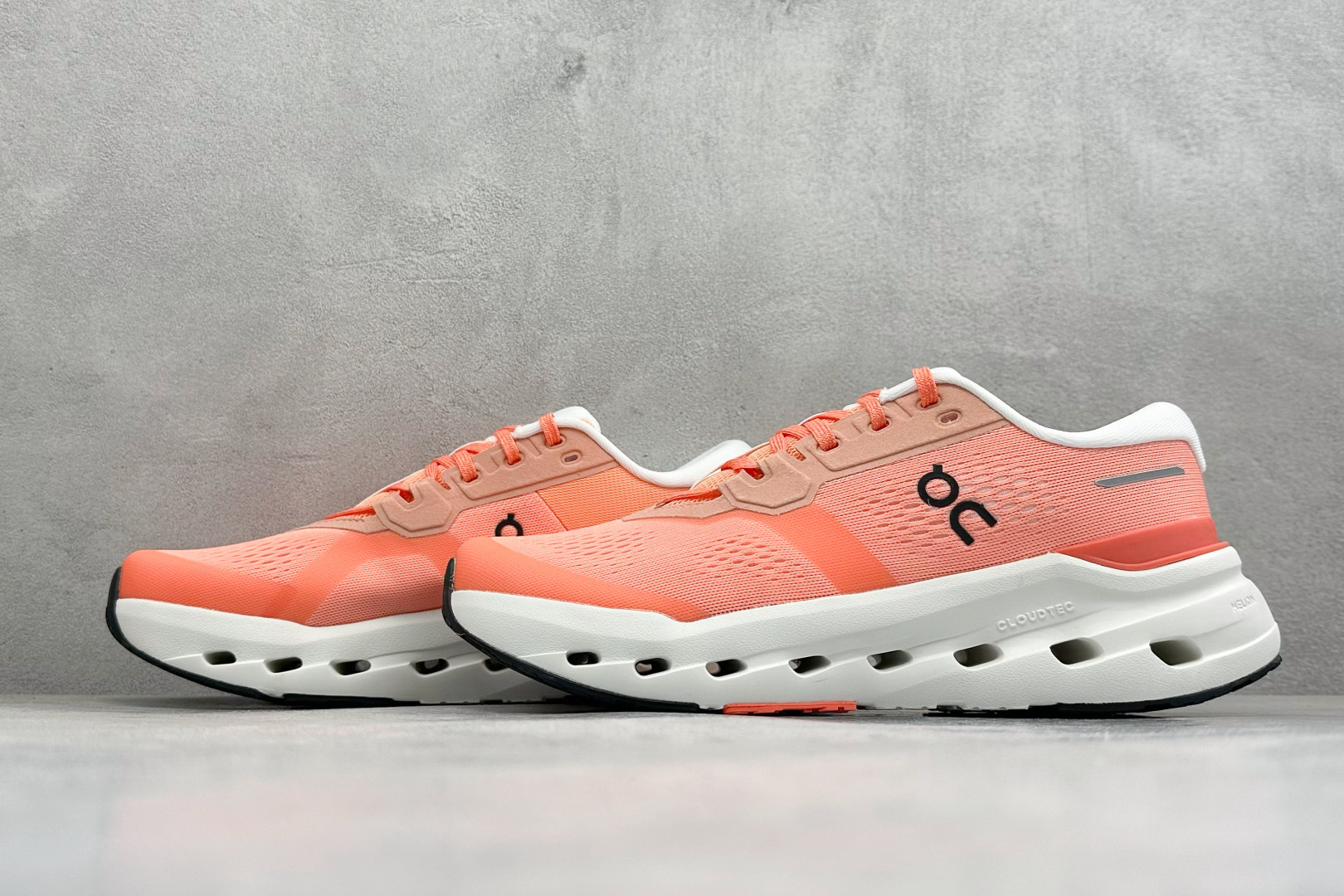 RS版On Cloudrunner 3 昂跑 户外街头机能风新兴品牌轻便低帮跑步鞋 首发实拍鞋款以网球为灵感的运动休闲鞋
