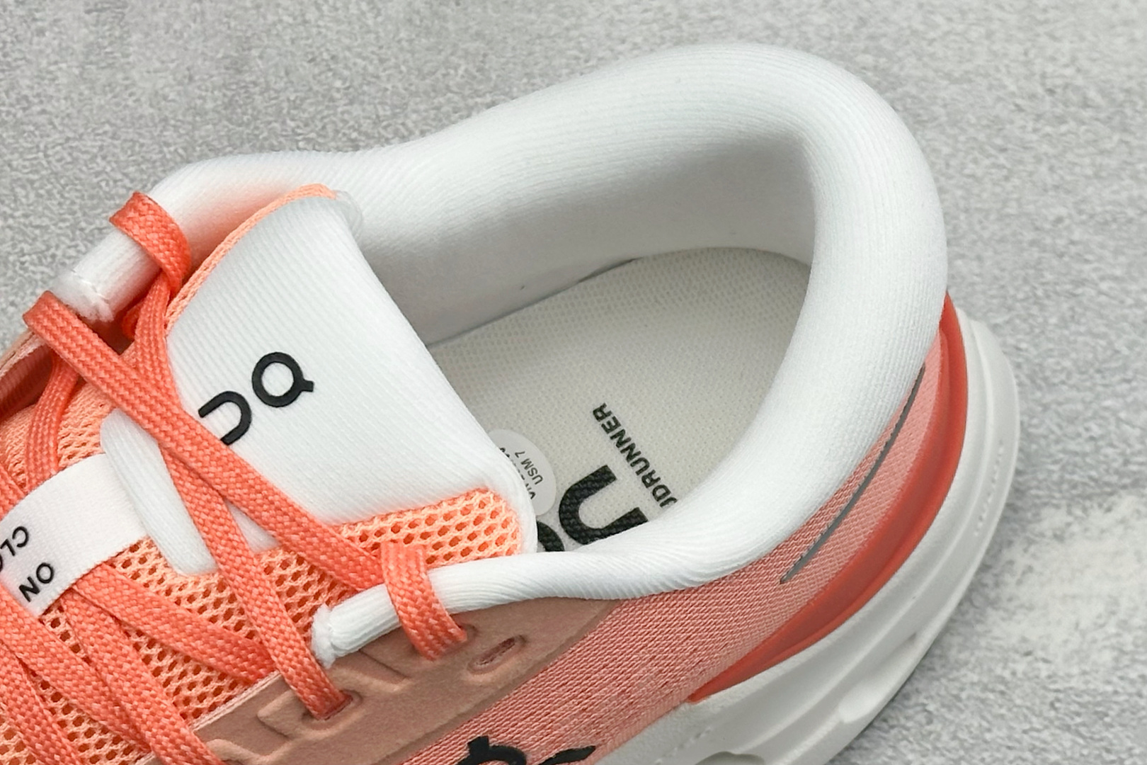 RS版On Cloudrunner 3 昂跑 户外街头机能风新兴品牌轻便低帮跑步鞋 首发实拍鞋款以网球为灵感的运动休闲鞋