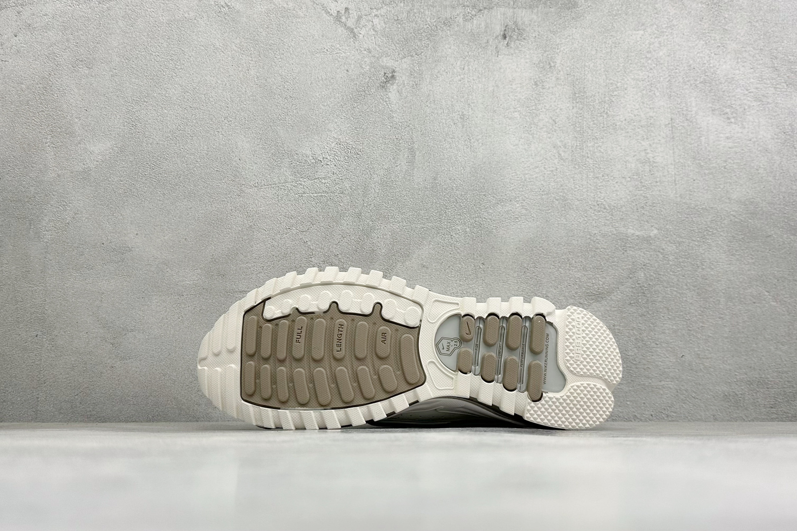 纯原NK Air Max TL 2.5 SP全新配色子弹复古联名减震气垫跑步鞋 打造全市场最强版本子弹 这里只对比原鞋原