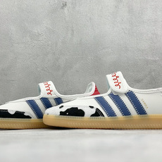 FX版Adidas三叶草SAMBA Jane W 玛丽珍鞋 该鞋款鞋面采用多种材料拼接(缝/车线) Superstar系 FX版Adidas三叶草SAMBA Jane W 玛丽珍鞋 该鞋款鞋面采用多种材料拼接(缝/车线) Superstar系