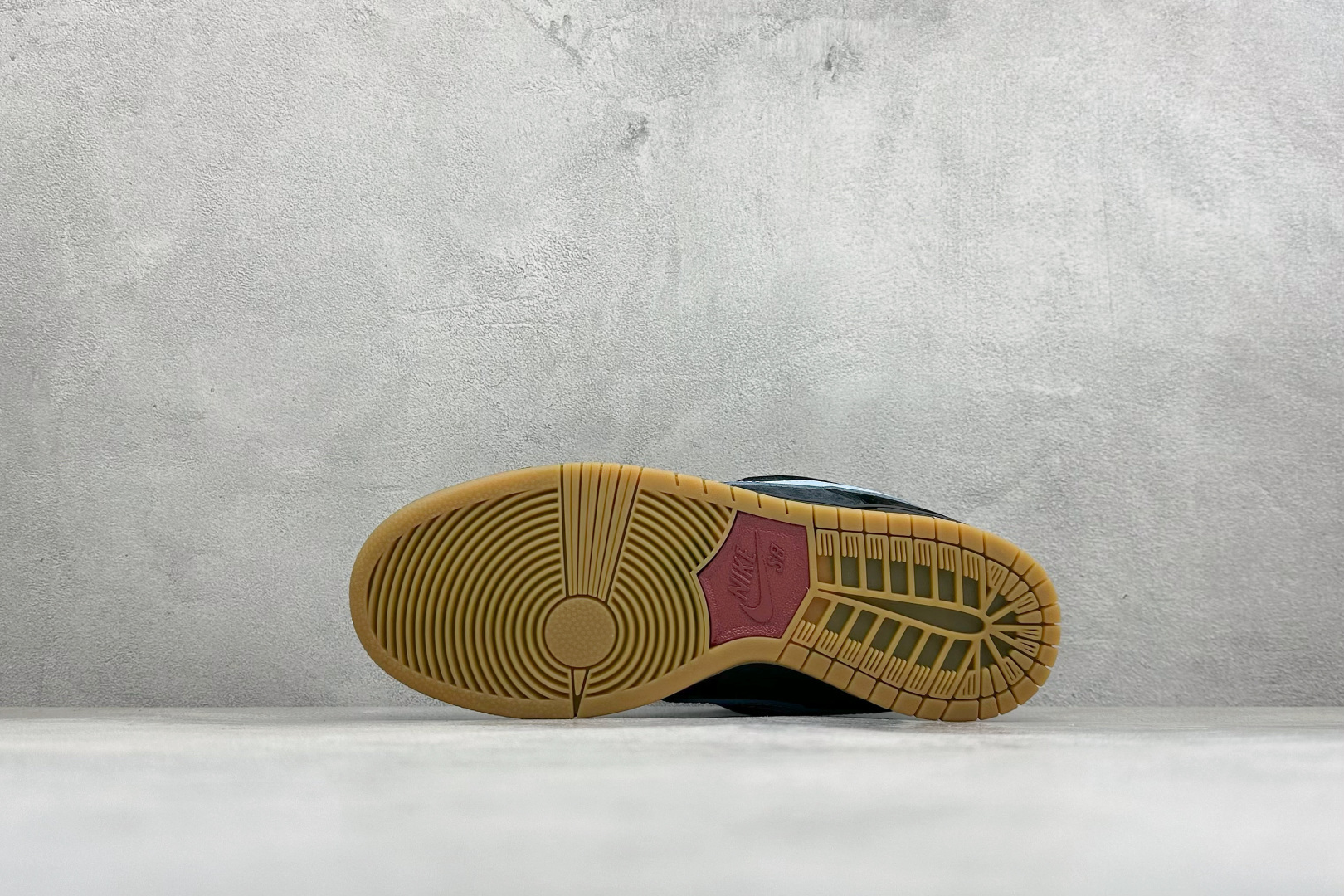 K版Nike SB Dunk Low 黑篮星轨 低帮休闲板鞋 独家版型蒸餾加工帶來的是更好的视觉和脚感体验大厂纯原品质出