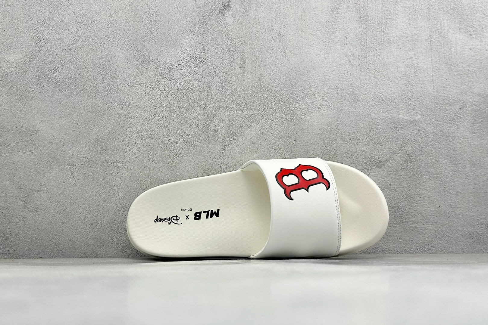 XB版MLB MOUND MICKEY 百搭舒适休闲防滑防磨一字拖鞋 货号：32SHHK011 尺码：36-45 