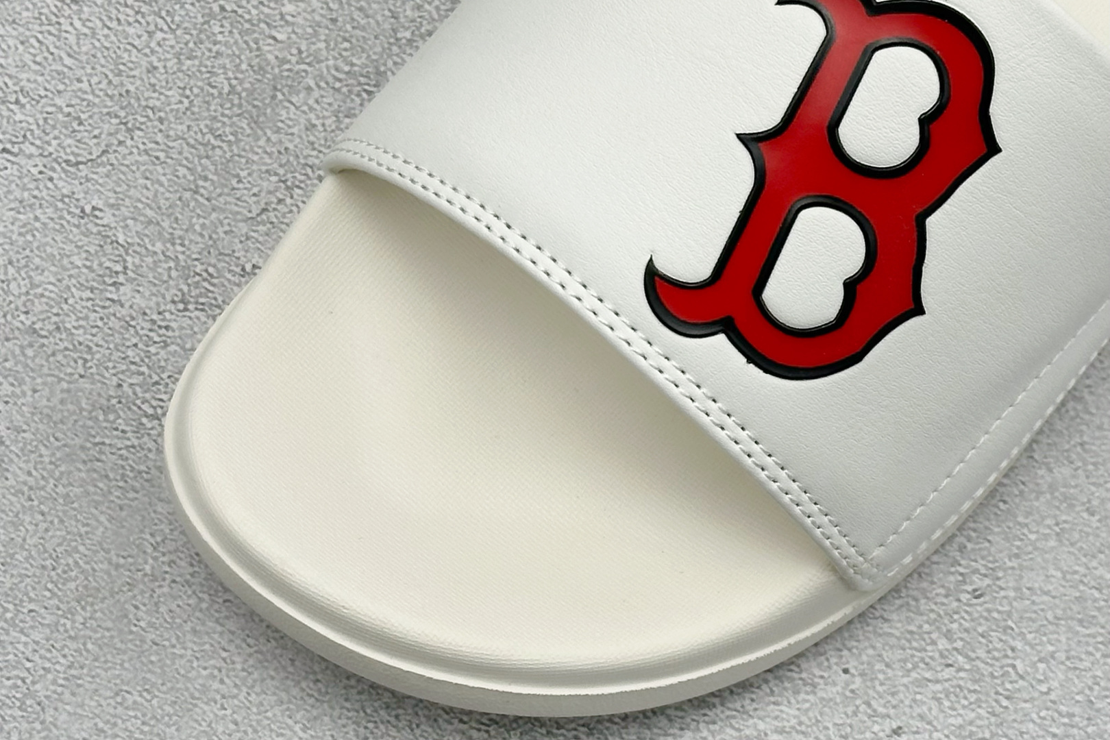 XB版MLB MOUND MICKEY 百搭舒适休闲防滑防磨一字拖鞋 货号：32SHHK011 尺码：36-45 