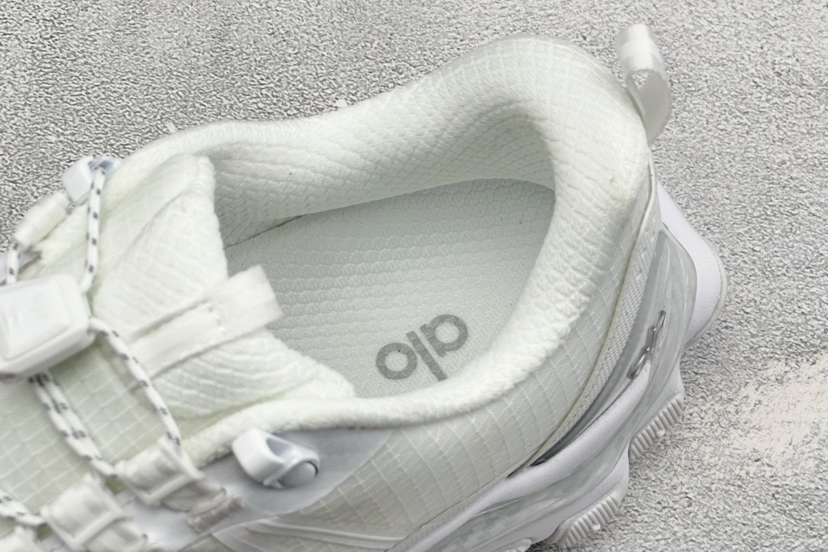 硬盒Alo Yoga Alo Runner Trail 舒适百搭 网布减震透气支撑耐磨低帮 休闲城市通勤训练跑步鞋 货号