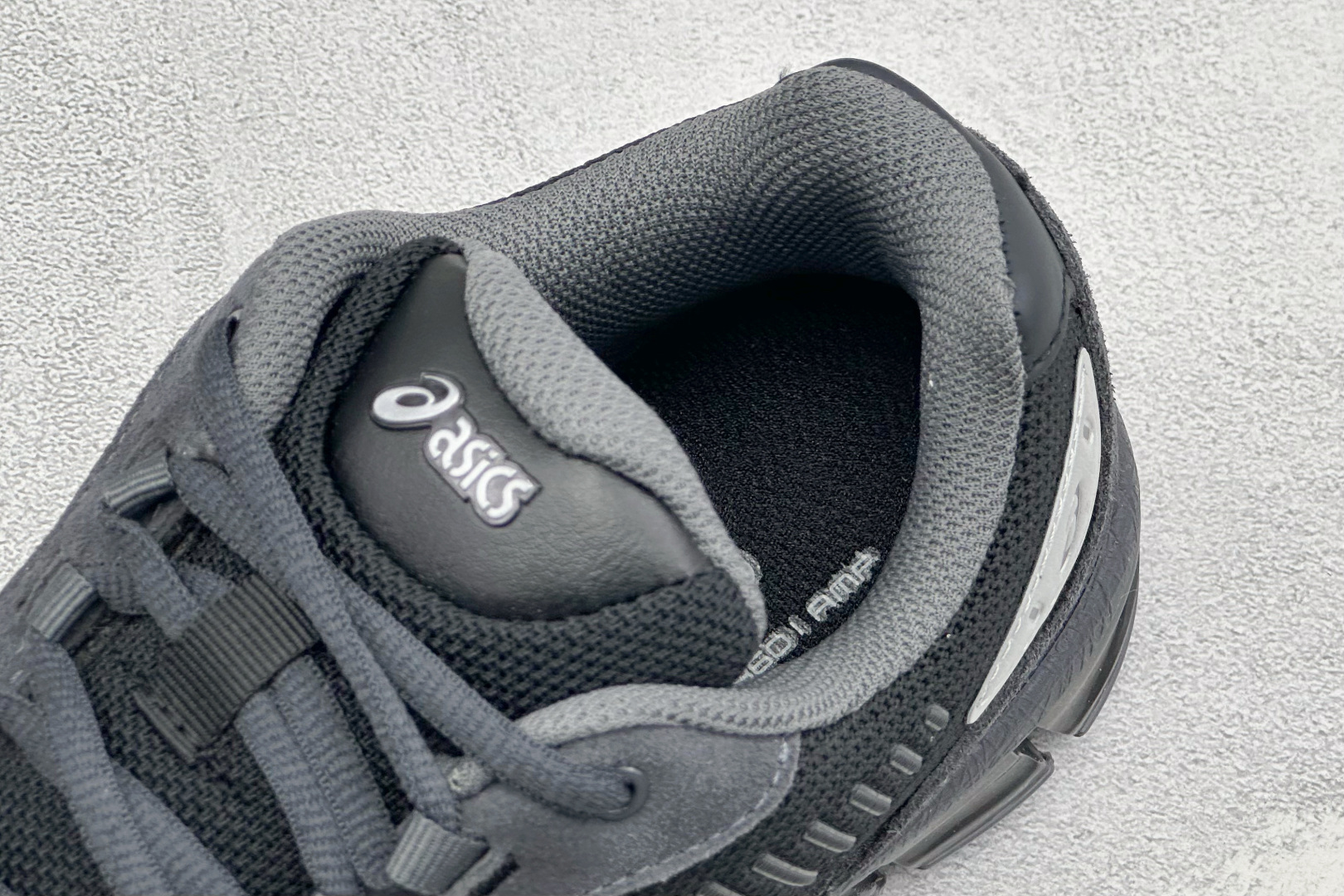 Asics Gel-Quantum 360 I AMP亚瑟士复古透气缓震耐磨跑步鞋 #鞋面采用无缝线鞋面，贴合脚型，穿着