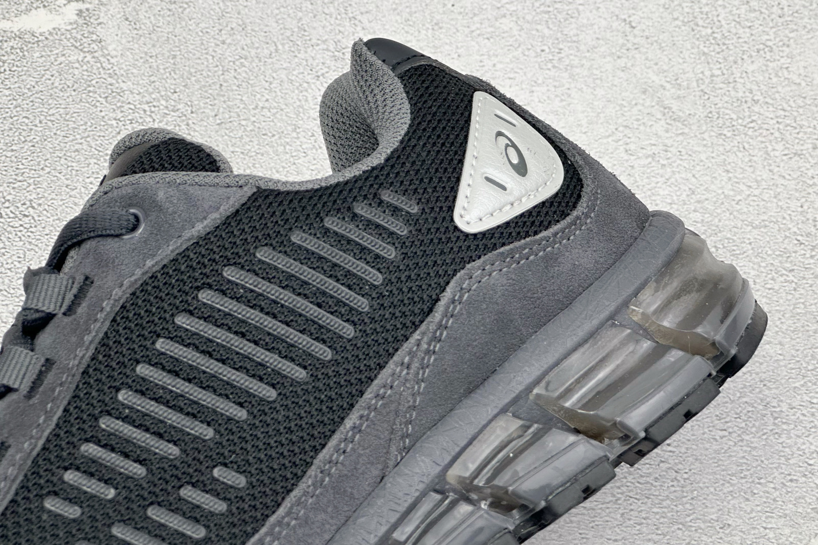 Asics Gel-Quantum 360 I AMP亚瑟士复古透气缓震耐磨跑步鞋 #鞋面采用无缝线鞋面，贴合脚型，穿着