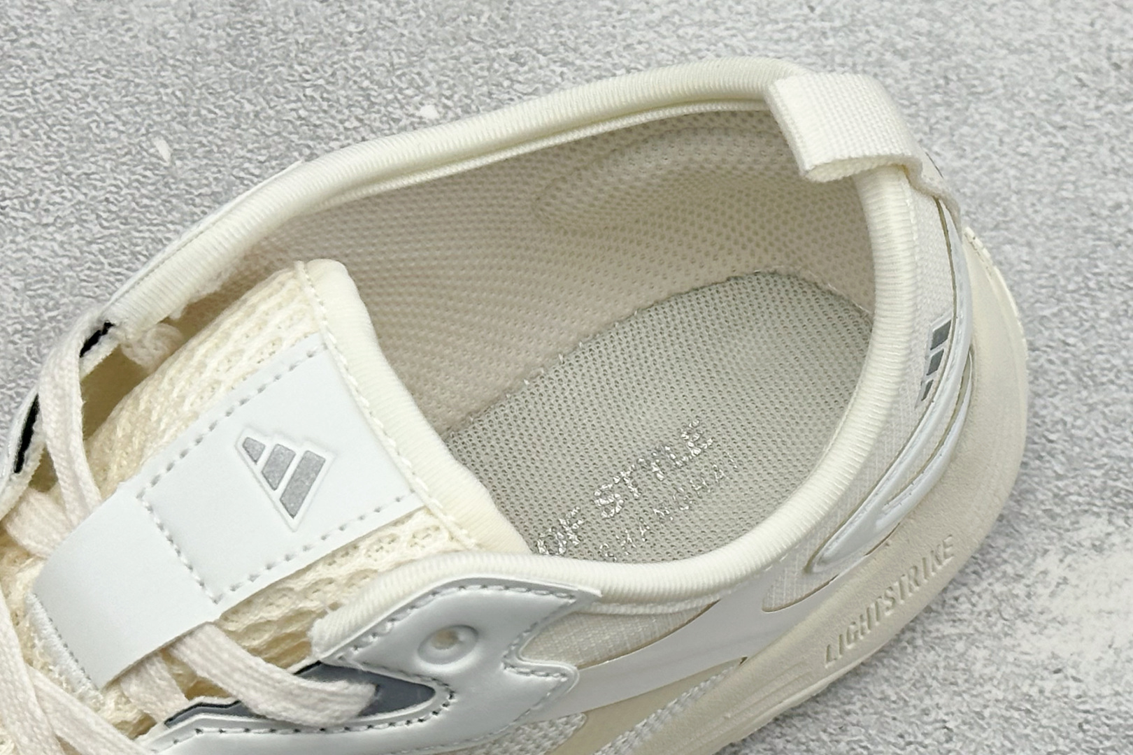 AD GROUNDFLOW 机能薄底运动生活休闲鞋 货号：KH7970 尺码：36-45 
