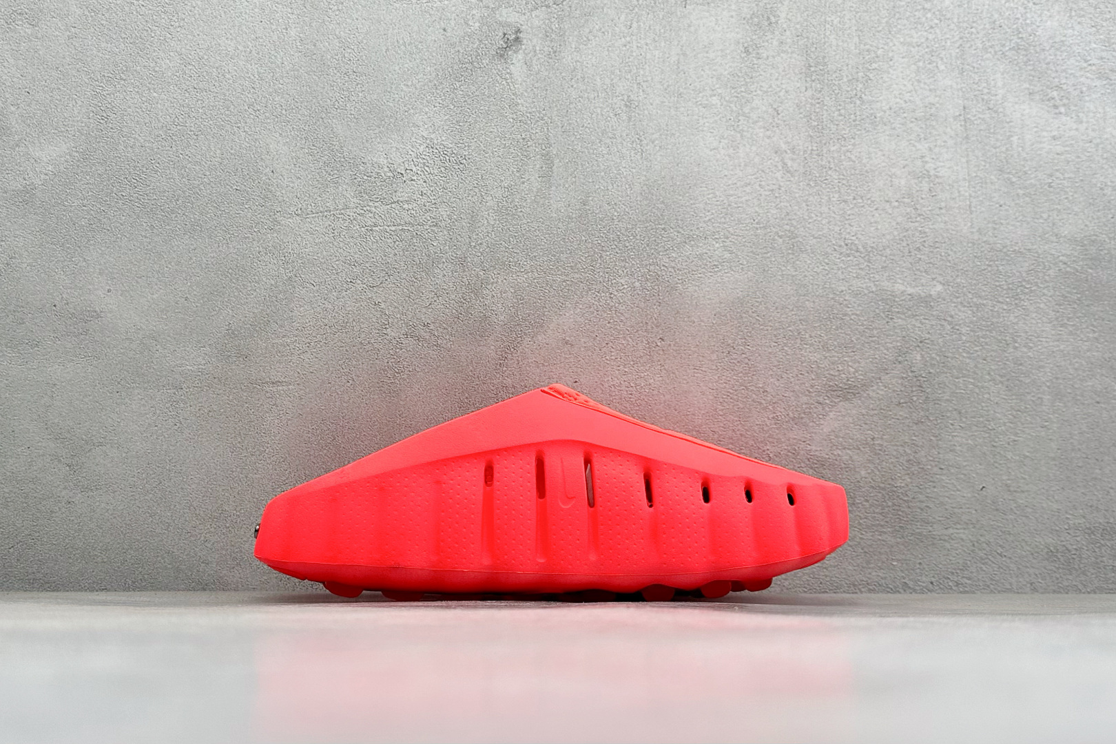 Nike Mind 001 神经科学足底按摩拖鞋 #全新热门款 从神经科学中汲取灵感 鞋面采用穿孔透气织物材质 鞋底22