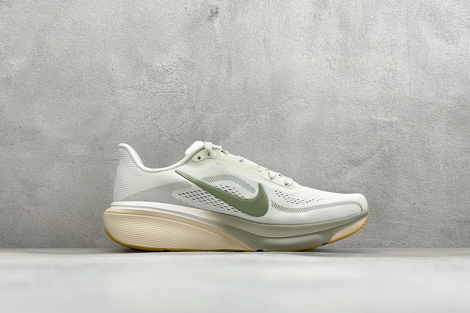 Nike Air Zoom Pegasus 42 耐克网面透气轻便耐磨跑鞋 货号：IB1873-020 尺码：39-48
