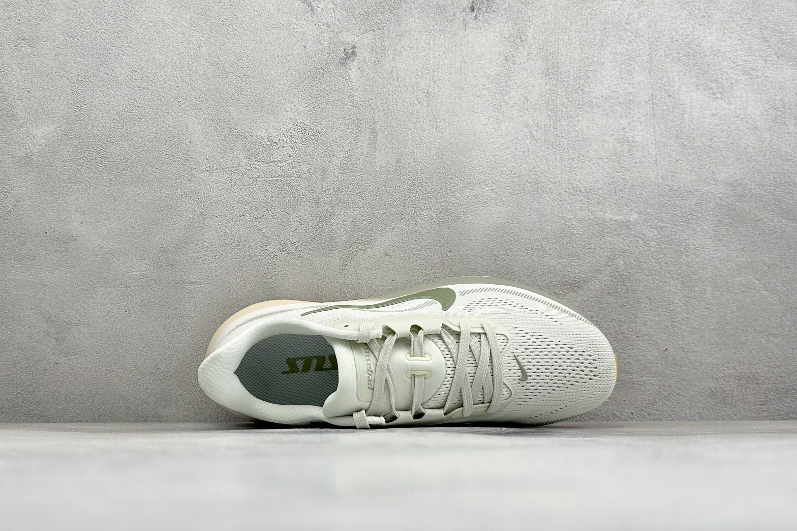 Nike Air Zoom Pegasus 42 耐克网面透气轻便耐磨跑鞋 货号：IB1873-020 尺码：39-48