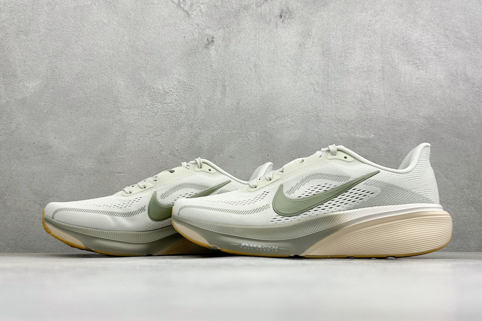 Nike Air Zoom Pegasus 42 耐克网面透气轻便耐磨跑鞋 货号：IB1873-020 尺码：39-48