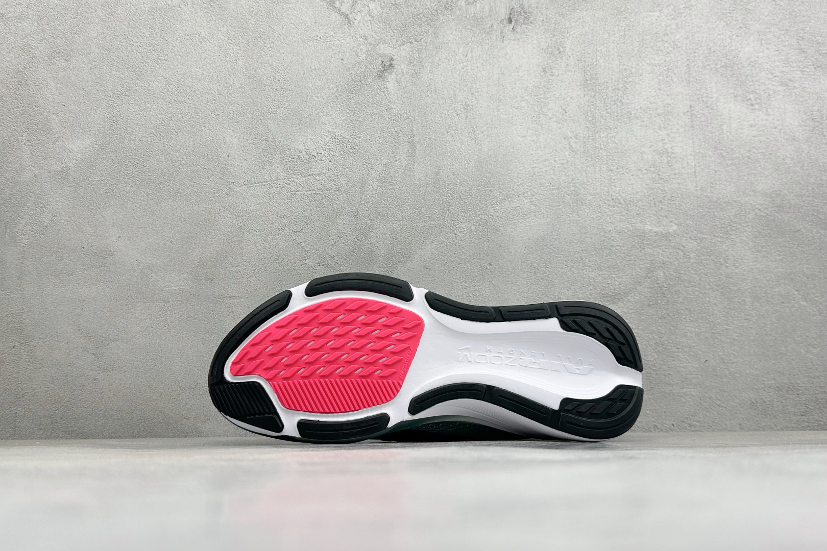 Nike Air Zoom Pegasus 42 耐克网面透气轻便耐磨跑鞋 货号：IB1873-110 尺码：39-48