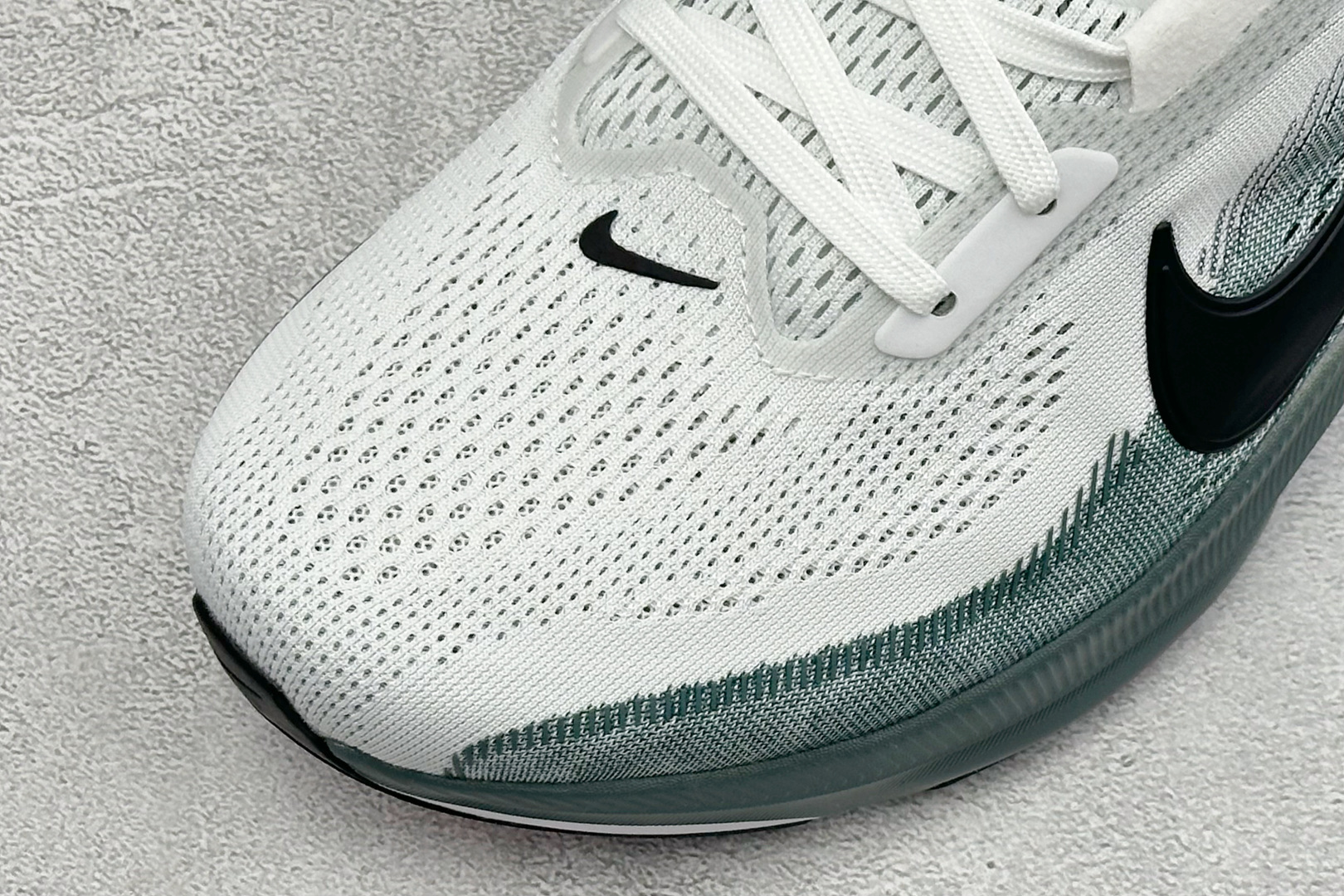 Nike Air Zoom Pegasus 42 耐克网面透气轻便耐磨跑鞋 货号：IB1873-110 尺码：39-48