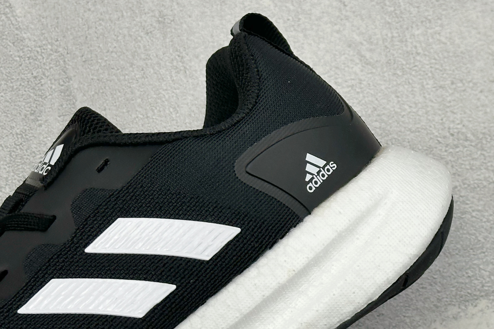 Ad Pureboost 22 H.RDY阿迪简约轻便透气爆米花休闲跑鞋 #鞋款保持独特造型以及S型后跟设计 两侧支撑条 Ad Pureboost 22 H.RDY阿迪简约轻便透气爆米花休闲跑鞋 #鞋款保持独特造型以及S型后跟设计 两侧支撑条