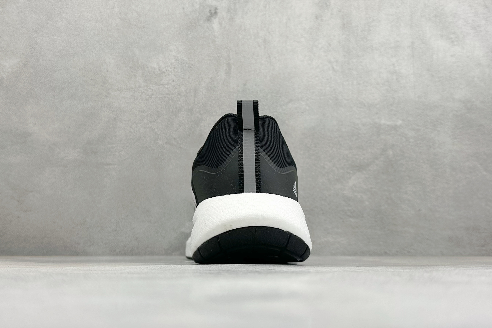 Ad Pureboost 22 H.RDY阿迪简约轻便透气爆米花休闲跑鞋 #鞋款保持独特造型以及S型后跟设计 两侧支撑条 Ad Pureboost 22 H.RDY阿迪简约轻便透气爆米花休闲跑鞋 #鞋款保持独特造型以及S型后跟设计 两侧支撑条