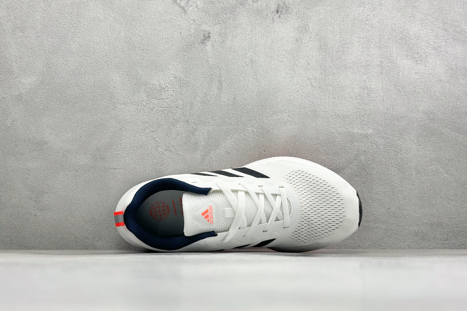 Ad Pureboost 22 H.RDY阿迪简约轻便透气爆米花休闲跑鞋 #鞋款保持独特造型以及S型后跟设计 两侧支撑条