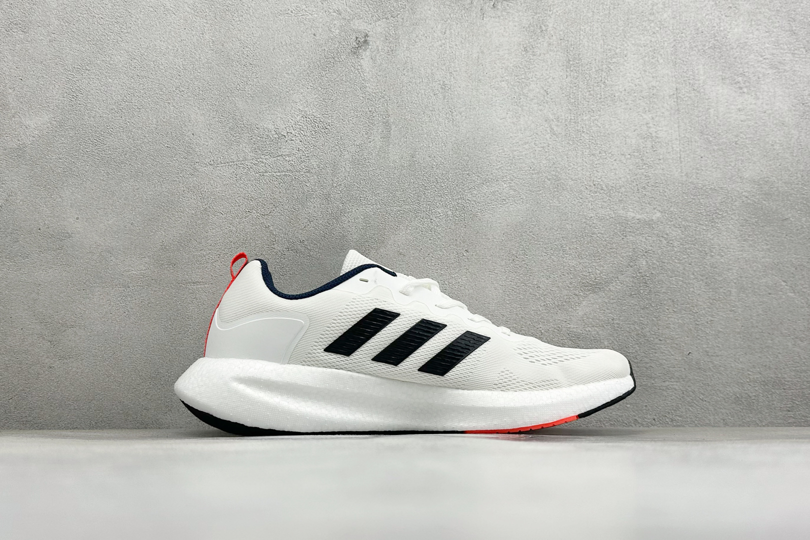 Ad Pureboost 22 H.RDY阿迪简约轻便透气爆米花休闲跑鞋 #鞋款保持独特造型以及S型后跟设计 两侧支撑条