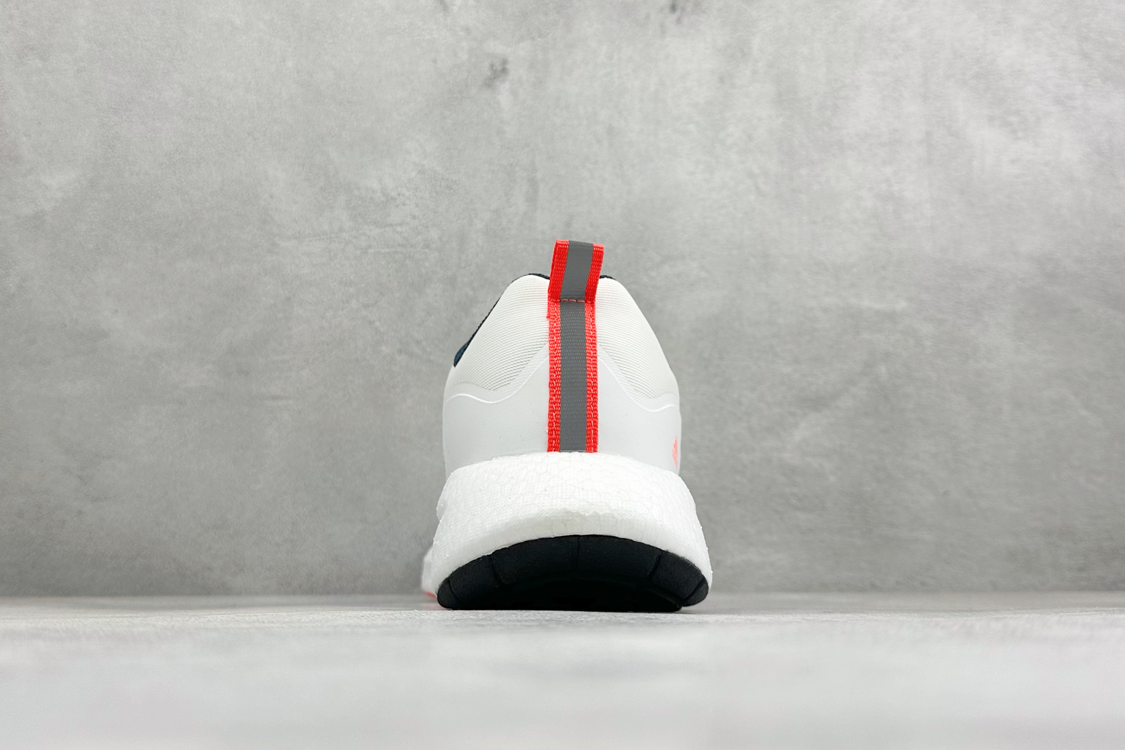 Ad Pureboost 22 H.RDY阿迪简约轻便透气爆米花休闲跑鞋 #鞋款保持独特造型以及S型后跟设计 两侧支撑条