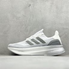 Adidas Ultraboost 5X 耐磨缓震休闲运动跑鞋 采用网材搭配反光皮革鞋面 配上Stretchweb网格外 Adidas Ultraboost 5X 耐磨缓震休闲运动跑鞋 采用网材搭配反光皮革鞋面 配上Stretchweb网格外