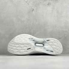 Adidas Ultraboost 5X 耐磨缓震休闲运动跑鞋 采用网材搭配反光皮革鞋面 配上Stretchweb网格外 Adidas Ultraboost 5X 耐磨缓震休闲运动跑鞋 采用网材搭配反光皮革鞋面 配上Stretchweb网格外