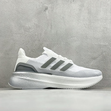 Adidas Ultraboost 5X 耐磨缓震休闲运动跑鞋 采用网材搭配反光皮革鞋面 配上Stretchweb网格外 Adidas Ultraboost 5X 耐磨缓震休闲运动跑鞋 采用网材搭配反光皮革鞋面 配上Stretchweb网格外