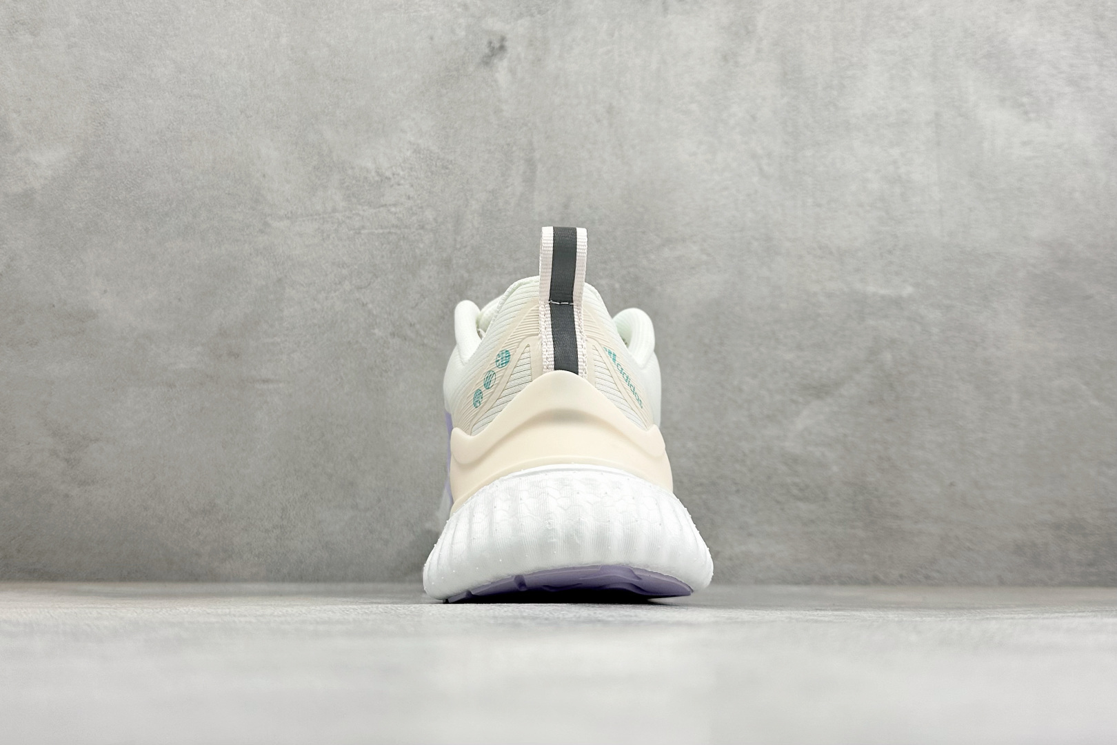Adidas Swltch Fwd M 耐磨透气防震跑步鞋 保暖弹力透气贾卡鞋面 正确高弹轻量 发泡德国马牌橡胶大底 B