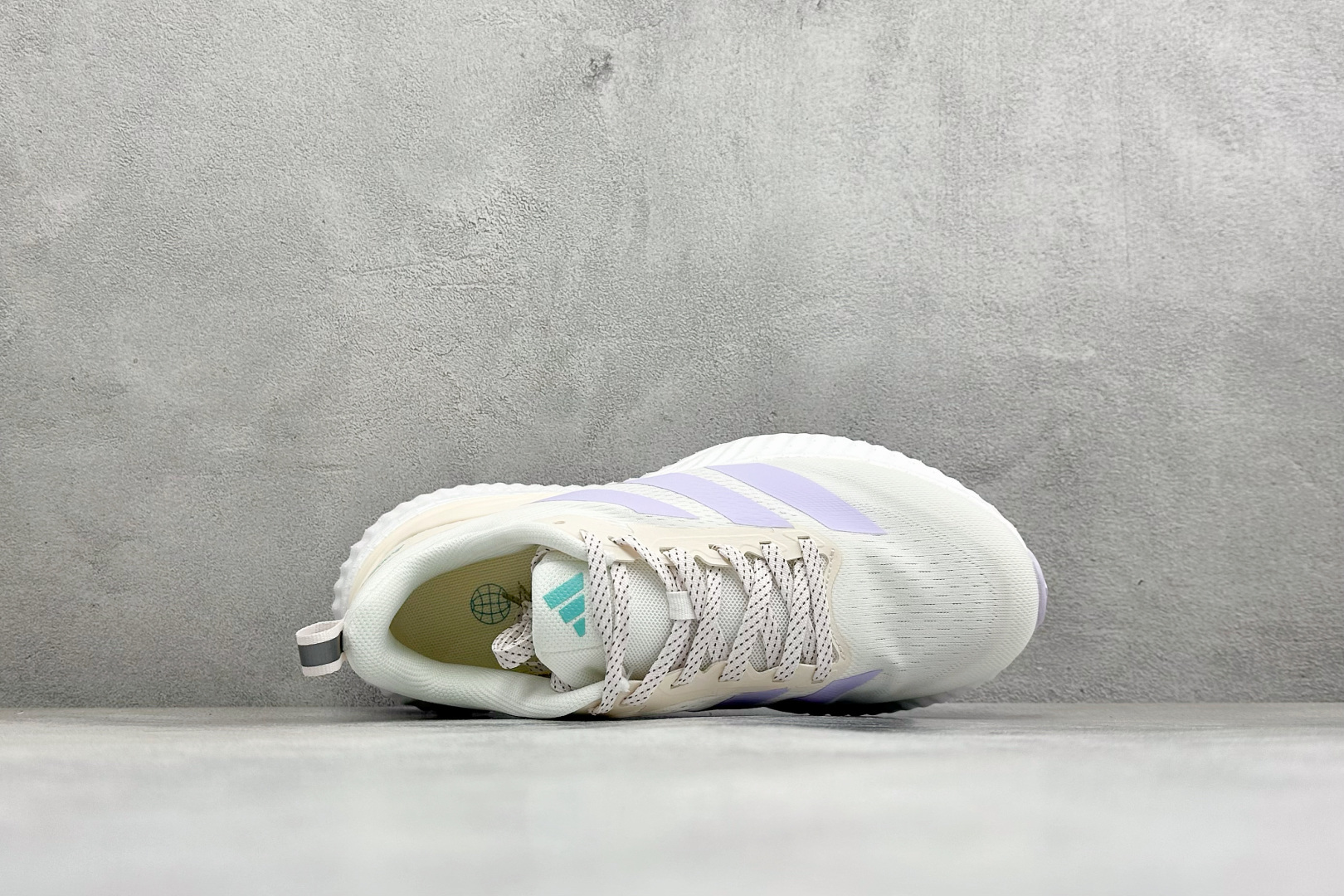 Adidas Swltch Fwd M 耐磨透气防震跑步鞋 保暖弹力透气贾卡鞋面 正确高弹轻量 发泡德国马牌橡胶大底 B