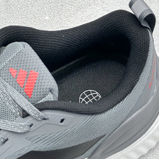 Adidas Swltch Fwd M 耐磨透气防震跑步鞋 保暖弹力透气贾卡鞋面 正确高弹轻量 发泡德国马牌橡胶大底 B Adidas Swltch Fwd M 耐磨透气防震跑步鞋 保暖弹力透气贾卡鞋面 正确高弹轻量 发泡德国马牌橡胶大底 B