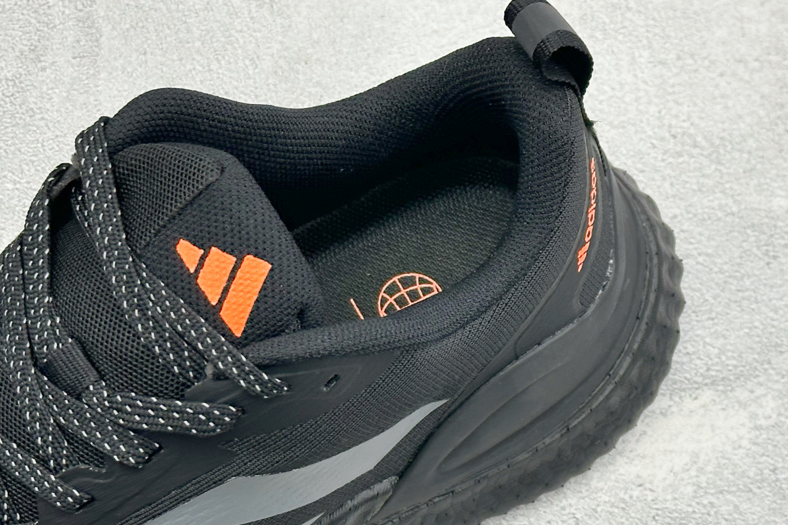 Adidas Swltch Fwd M 耐磨透气防震跑步鞋 保暖弹力透气贾卡鞋面 正确高弹轻量 发泡德国马牌橡胶大底 B Adidas Swltch Fwd M 耐磨透气防震跑步鞋 保暖弹力透气贾卡鞋面 正确高弹轻量 发泡德国马牌橡胶大底 B