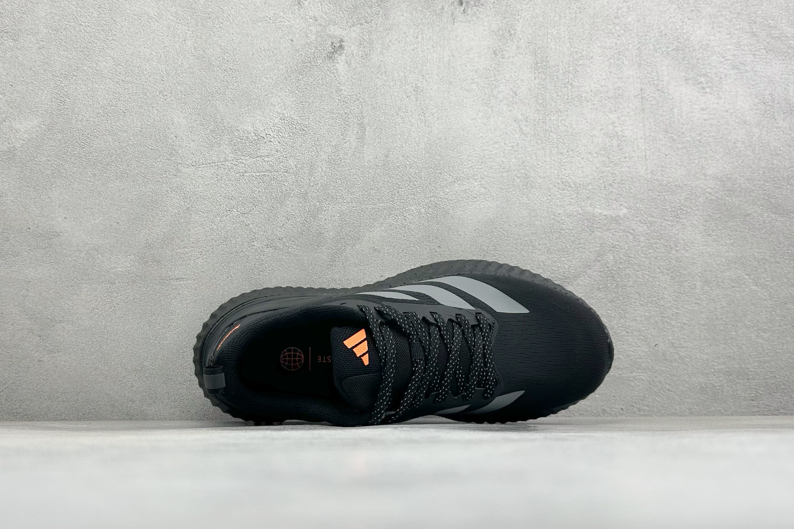Adidas Swltch Fwd M 耐磨透气防震跑步鞋 保暖弹力透气贾卡鞋面 正确高弹轻量 发泡德国马牌橡胶大底 B Adidas Swltch Fwd M 耐磨透气防震跑步鞋 保暖弹力透气贾卡鞋面 正确高弹轻量 发泡德国马牌橡胶大底 B