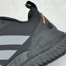 Adidas Swltch Fwd M 耐磨透气防震跑步鞋 保暖弹力透气贾卡鞋面 正确高弹轻量 发泡德国马牌橡胶大底 B Adidas Swltch Fwd M 耐磨透气防震跑步鞋 保暖弹力透气贾卡鞋面 正确高弹轻量 发泡德国马牌橡胶大底 B