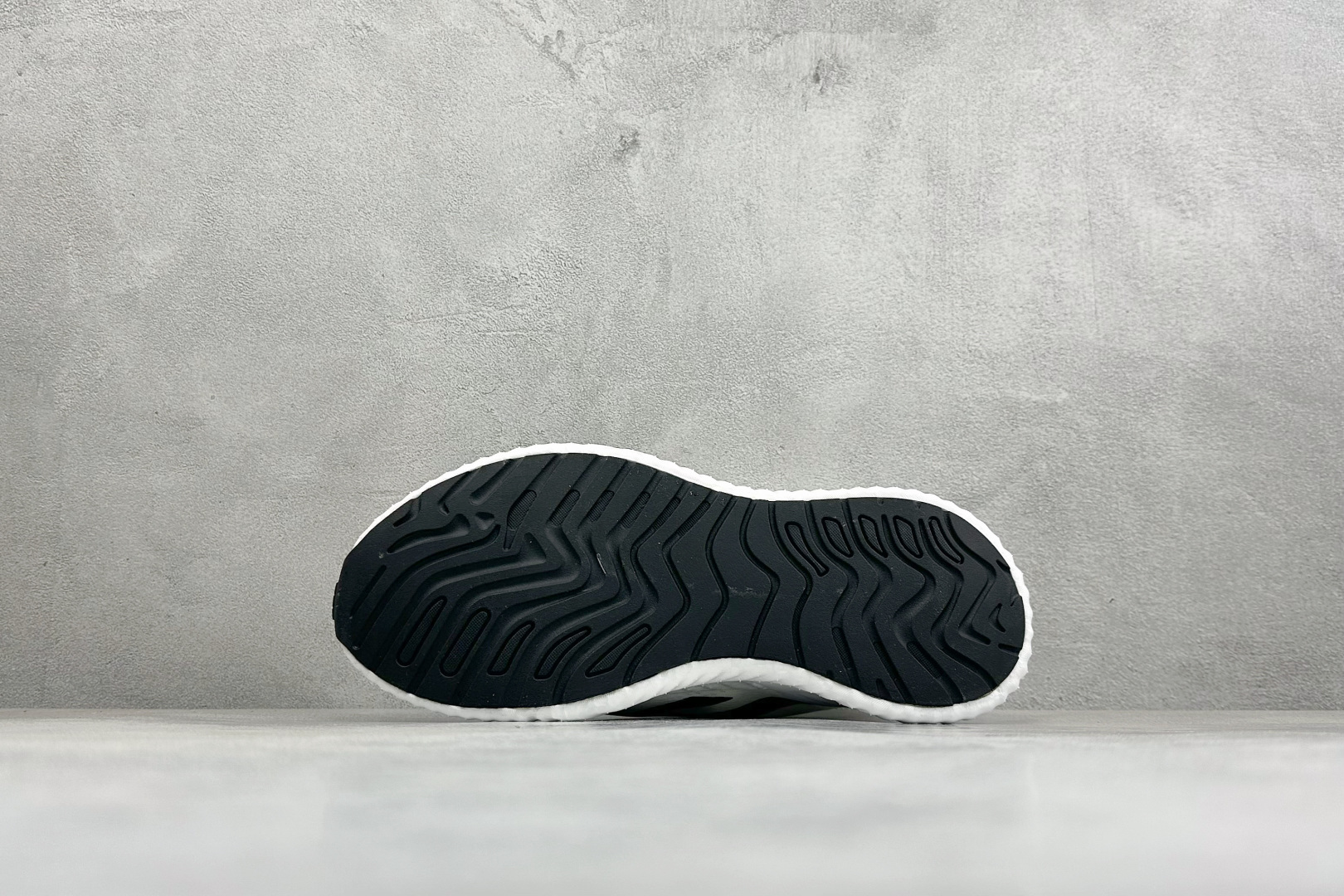 Adidas Swltch Fwd M 耐磨透气防震跑步鞋 保暖弹力透气贾卡鞋面 正确高弹轻量 发泡德国马牌橡胶大底 B