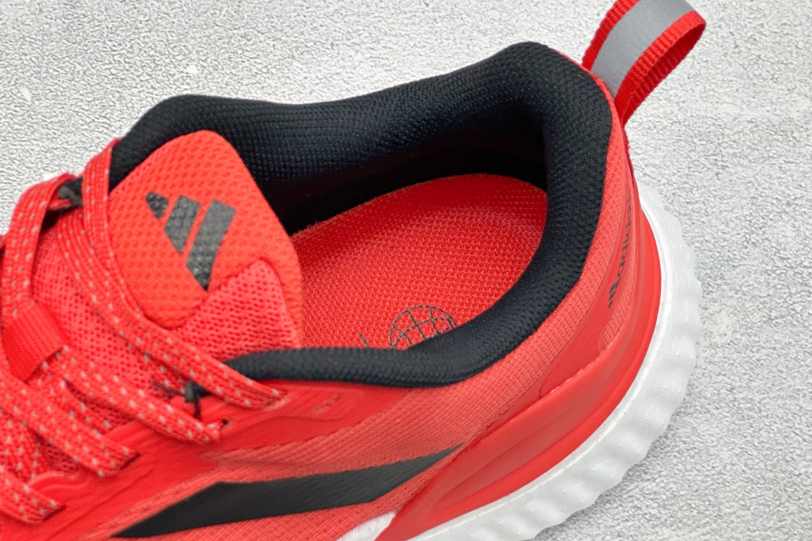 Adidas Swltch Fwd M 耐磨透气防震跑步鞋 保暖弹力透气贾卡鞋面 正确高弹轻量 发泡德国马牌橡胶大底 B Adidas Swltch Fwd M 耐磨透气防震跑步鞋 保暖弹力透气贾卡鞋面 正确高弹轻量 发泡德国马牌橡胶大底 B