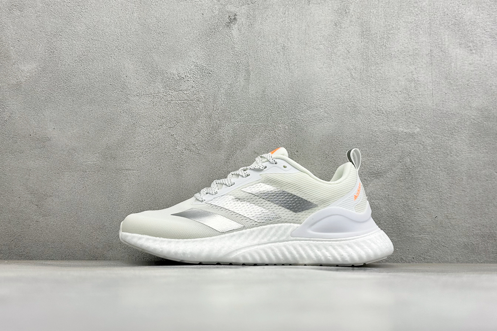 Adidas Swltch Fwd M 耐磨透气防震跑步鞋 保暖弹力透气贾卡鞋面 正确高弹轻量 发泡德国马牌橡胶大底 B Adidas Swltch Fwd M 耐磨透气防震跑步鞋 保暖弹力透气贾卡鞋面 正确高弹轻量 发泡德国马牌橡胶大底 B