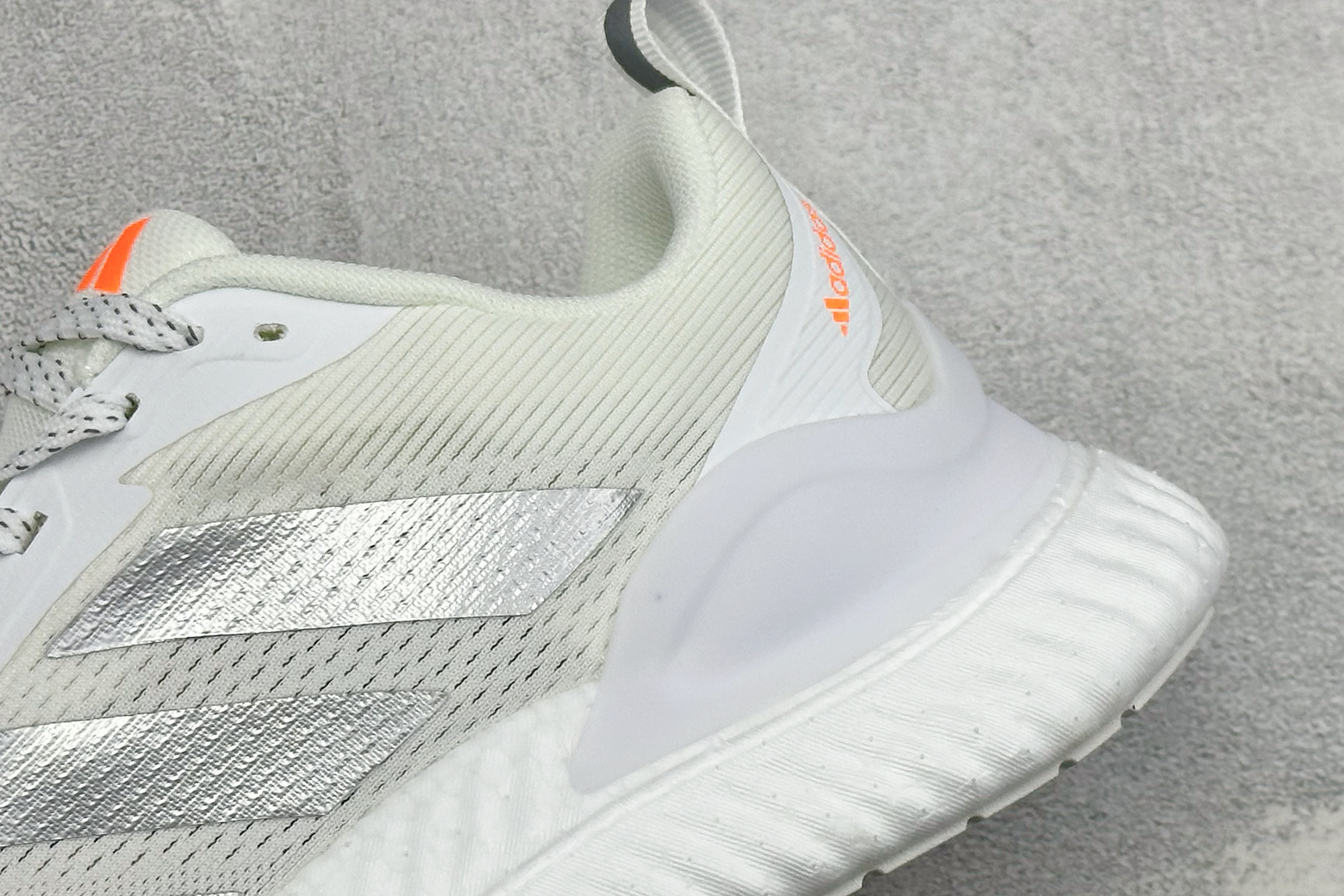 Adidas Swltch Fwd M 耐磨透气防震跑步鞋 保暖弹力透气贾卡鞋面 正确高弹轻量 发泡德国马牌橡胶大底 B Adidas Swltch Fwd M 耐磨透气防震跑步鞋 保暖弹力透气贾卡鞋面 正确高弹轻量 发泡德国马牌橡胶大底 B