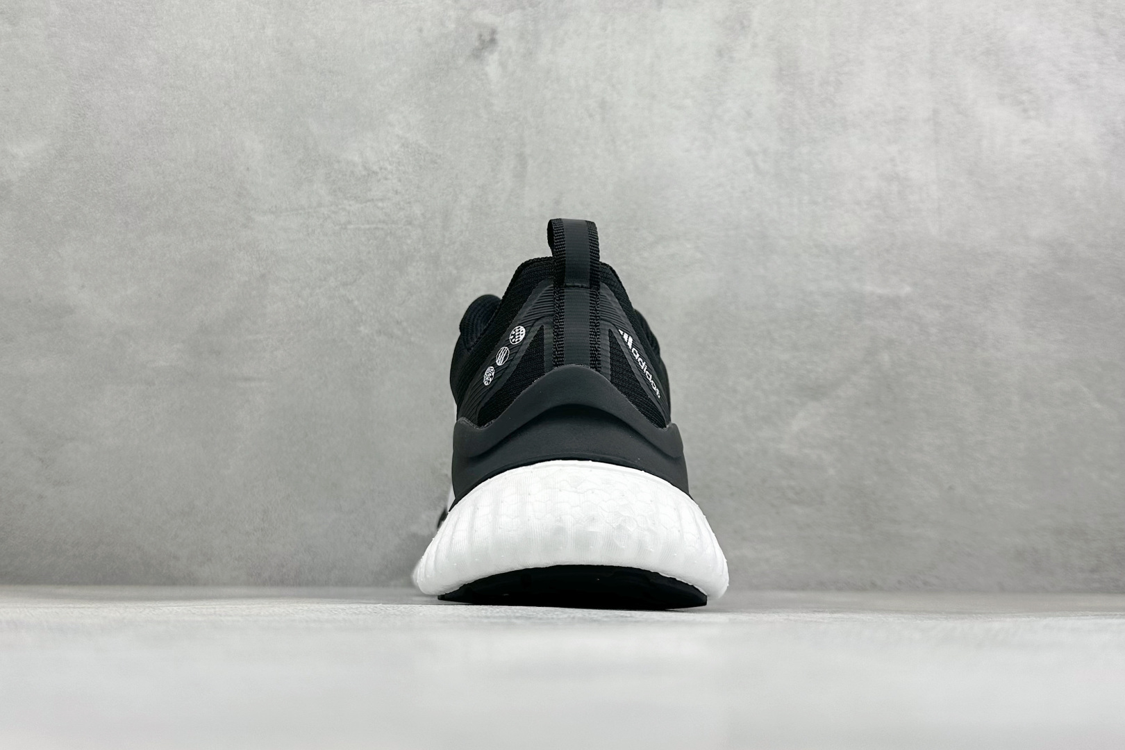 Adidas Swltch Fwd M 耐磨透气防震跑步鞋 保暖弹力透气贾卡鞋面 正确高弹轻量 发泡德国马牌橡胶大底 B