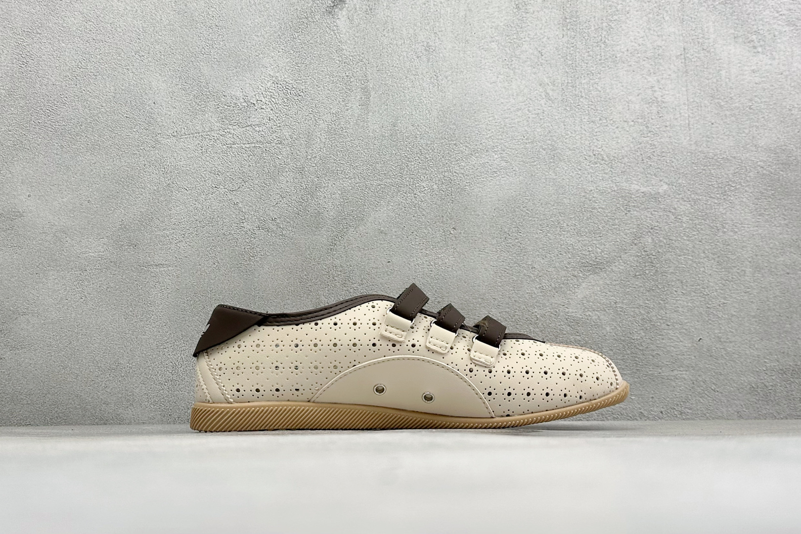 ML版Adidas Originals Anfu Trainers 三叶草 阿迪复古玛丽珍鞋 “安福” 采用粒面纤维革鞋