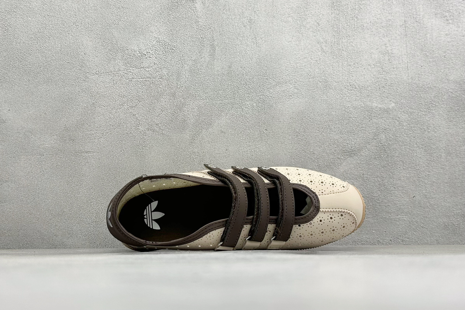 ML版Adidas Originals Anfu Trainers 三叶草 阿迪复古玛丽珍鞋 “安福” 采用粒面纤维革鞋
